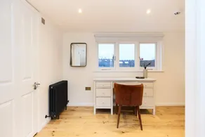 The Belsize Park Place Charming 6bdr Home With Garden - Image 2