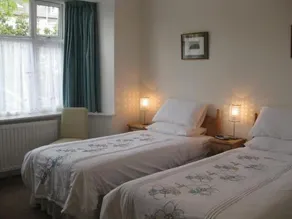 Arden Way Guesthouse - Image 3