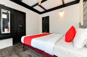 OYO 24434 Indraprastham Cleopatra 2 Bhk Deluxe Houseboay - Image 4
