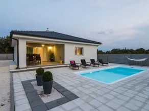 Beautiful Villa With Private Swimming Pool - Image 5