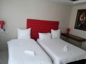 Oxford Hotel - Image 5