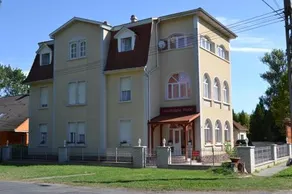 Nosztalgia Hotel - Image 5