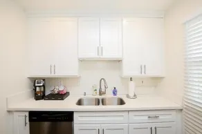 Belmont Heights Long Beach- King Bed - Fast WiFi - Free Parking - Image 4