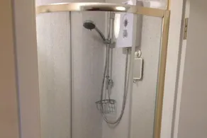 Large Ensuite Near Science Park, Cambridge - Image 4