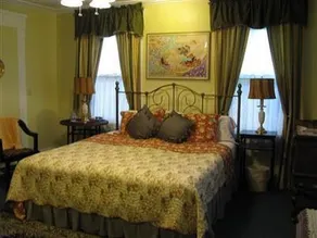 Fair Street Guest House - Image 2