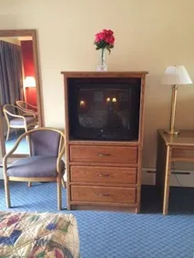Budget Inn - Image 3