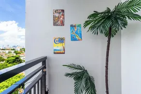 New 3 Bed 2 Bath In The  Little Havana - Image 4