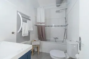 Apartment Old Town Saint FranÇois - Image 5