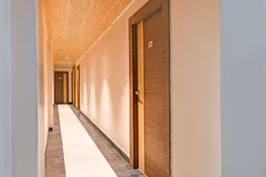 Townhouse OAK Kzar Select Near St. Thomas's Church - Image 2