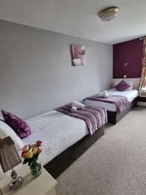 Imperial Lodge - Image 2