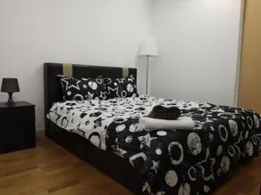 Deluxe Suite - Image 2