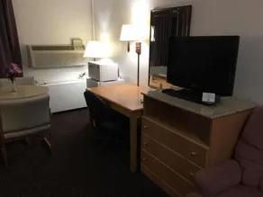 Budget Inn Batavia - Image 4