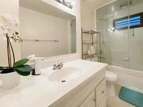 @ Marbella Lane - 3BR Stylish House near SF - Image 2
