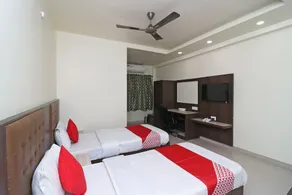 Hotel Debarshi by OYO Rooms - Image 4