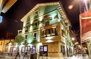 Le Petit Leon Hotel - Image 2