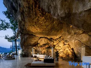 Wanfeng Lake Fengxi · Cave | Hidden Luxury Jin Homestay - Image 4