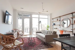 Vibrant Lincoln Park Suites by Sonder - Image 5