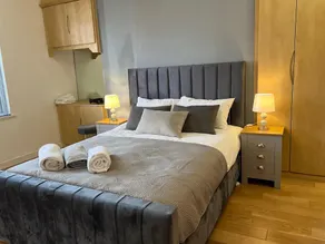 1 Bed Flat - Sleeps 4 - Parking - Wifi - Image 2