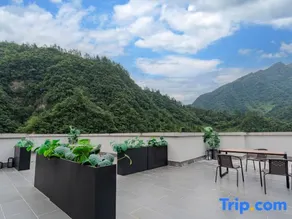 Shennongjia Qinglu Yashe Homestay - Image 2