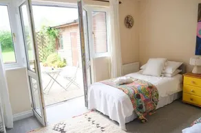 Spacious North Devon villa with beautiful garden - Image 4