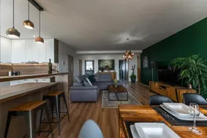 New Spacious Apartment with City View - Image 5