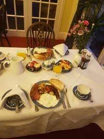 Miramar Guesthouse - Image 2