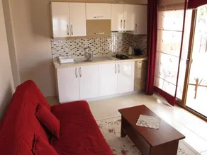 Sunset Beach Apartments - Image 2