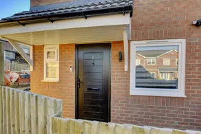 Modern 2BR House & Private Parking & Kid-friendly - Image 5