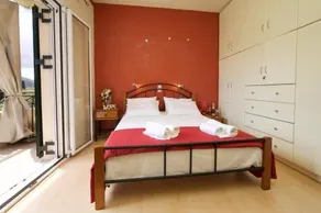 Ntina's house - Image 2