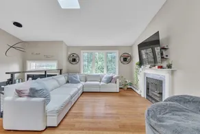 Minimal Modern Home Getaway 4 Bedroom Home - Image 2
