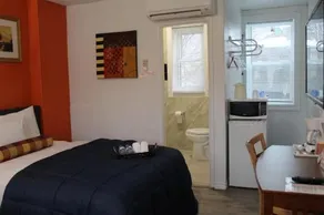 Travellers Hotel - Image 2