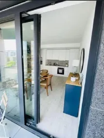 Cosy 1 bedroom in City Center w Terrace - Image 2