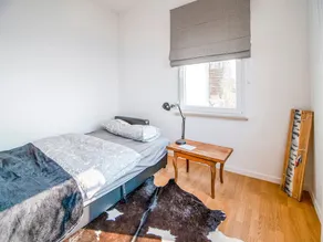 Holiday Home in HUY Near Town Center - Image 2