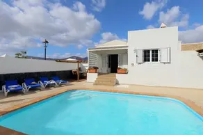 Villa Joanne 4 Bedroom villa WiFi and Air conditioning Perfect for families - Image 4