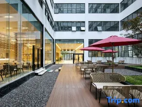 Jinuo Hotel - Image 2