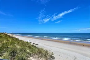 Beach Cottage Coral Suite - Image 4