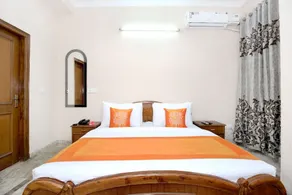 Hotel Kings Residency - Image 2