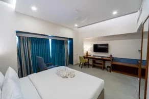 Hotel Dee Cee Manor - Image 4