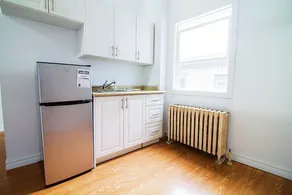 1 Bedroom Apartment near Kensington Market - Unit 4 - Image 3