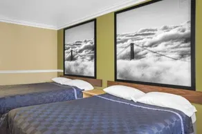 Super 8 by Wyndham Hayward Downtown - Image 2