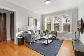 1BR Airy Apt- Barry 2 - Image 2
