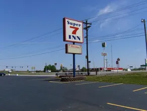 Super 7 Inn Cadiz - Image 5