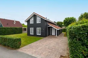 The Black House Luxurious Holiday Villa Zeewolde - Image 2