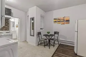Urban Chic 1BR Apartment - Image 5
