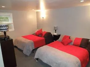 Emerald Isle Motel - Image 3