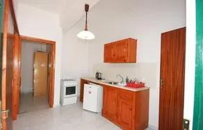Paleo Palace Apartments - Image 4