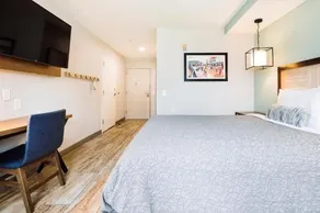 Microtel Inn & Suites by Wyndham Carolina Beach - Image 5