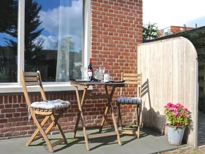 Home With Vinyls, Bikes and Waterways - Image 5
