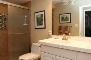 Oceanview 2BR 2BA condo with pool, AC, balcony, and beach access-Kanai A Nalu 317 - Image 5