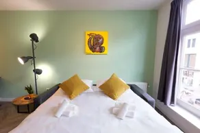 Fantastic 90m2 Two-Bedroom Apartment with Terrace - Image 2